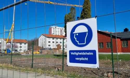 Standaard bedrukt plastic vierkleurendruk. Industriële markeringen