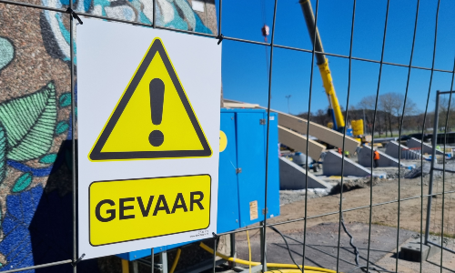 Standaard bedrukt plastic vierkleurendruk. Industriële markeringen
